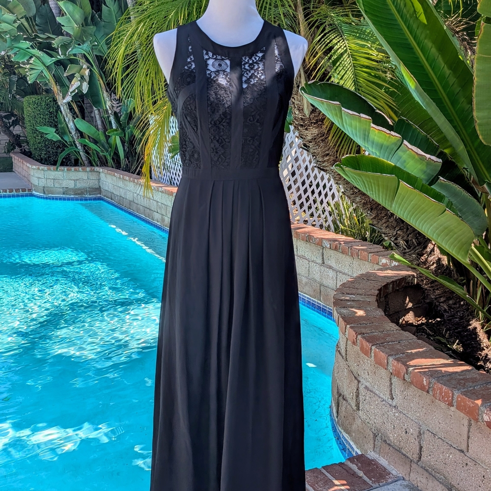 Betsy & Adam Black Lace Maxi Dress